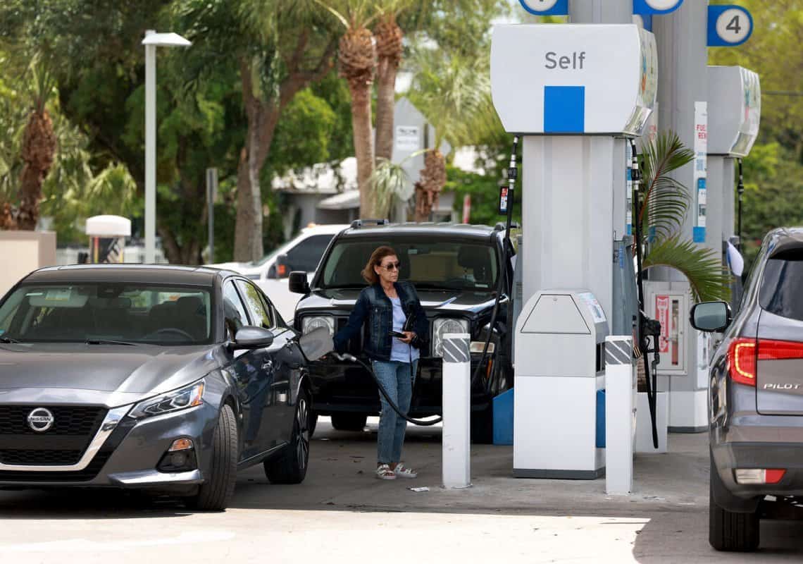 מכה נוספת לנהגים בלוס אנג'לס: מחיר הדלק שוב מזנק