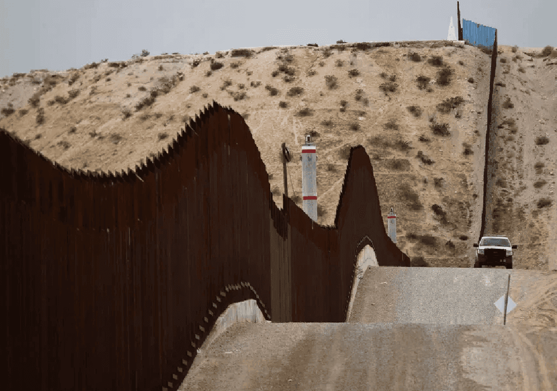 ניו מקסיקו: סוכן משמר הגבול נורה מרכב שהבריח בני אדם 