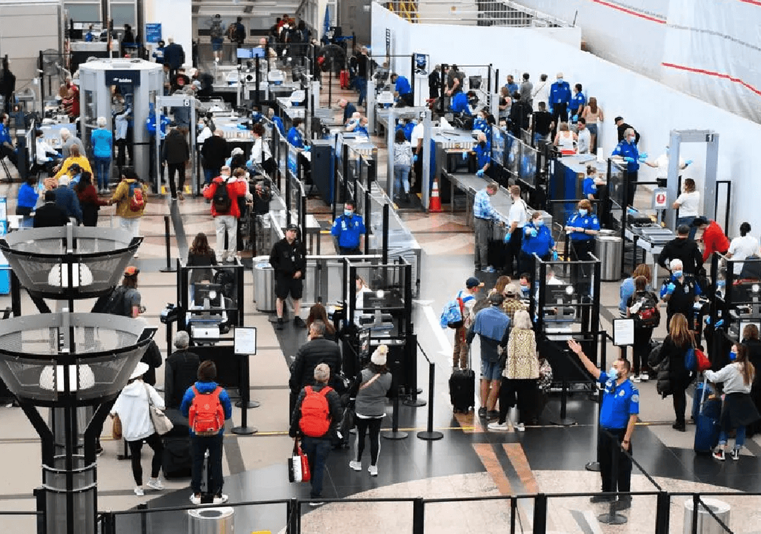 ה-TSA בהודעה דחופה לציבור – אחרי גל נוסעים עם חפצים אסורים