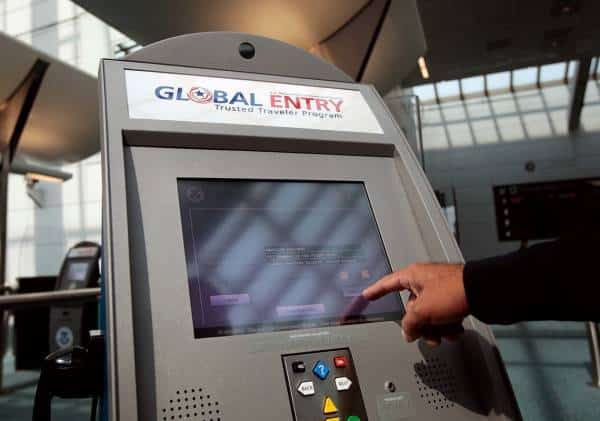 רשות ההגירה מנחיתה מכה על תושבי ניו יורק: הוסרו מתכנית הגלובל אנטרי, גם קליפורניה בדרך 