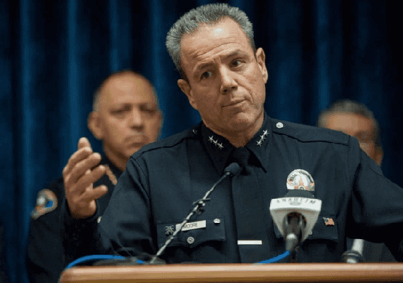 ל.א.: מפקד המשטרה פרש, קיבל מיליון ורבע, חזר וקודם לפיקוד