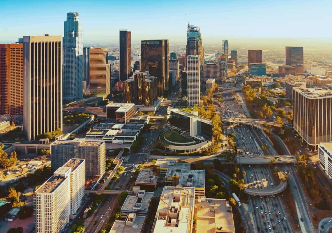 "סיבה נוספת לחגוג": שכר המינימום בלוס אנג'לס יעלה בקיץ הקרוב