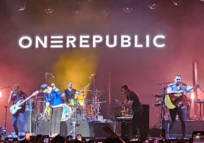 הבחירות למושל קליפורניה: כוכב הרוק שנכנס למירוץ