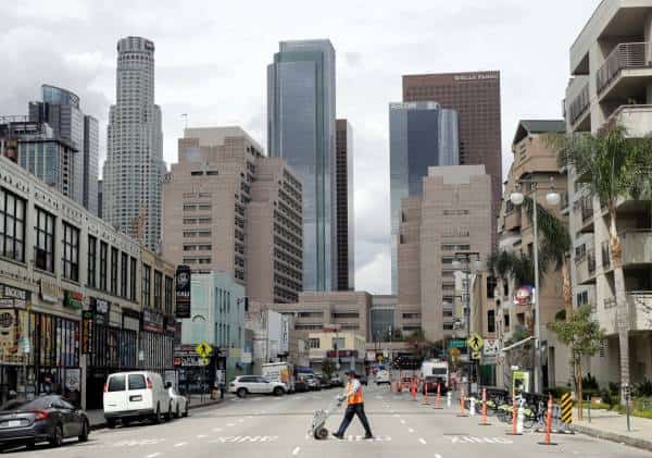 "התפתחות בפתיחת עסקים בלוס אנג'לס צפויה להתפרסם תוך ימים"