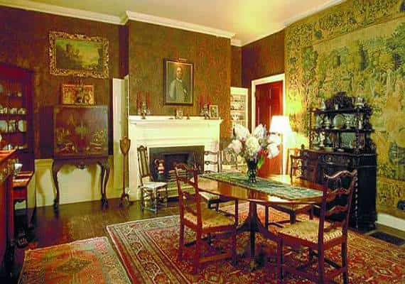 אם הגעתם לבוסטון קפצו לבקר בביתה של רוז ניקולס ותוכלו ללמוד על חיי תושבי שכונת ביקון היל היוקרתית