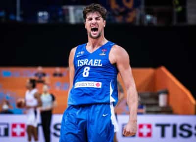 למה אני לא יכול פשוט להיות שחקן כדורסל?  דני אבדיה מתפרץ מול גל השנאה — וממשיך לכבוש את האנ.בי.איי