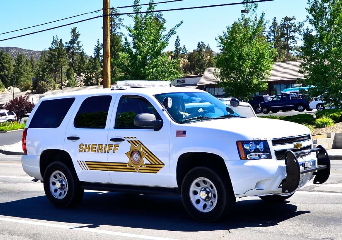 חשד לסחר בבני אדם: 4 צעירות חולצו מבית בדרום קליפורניה