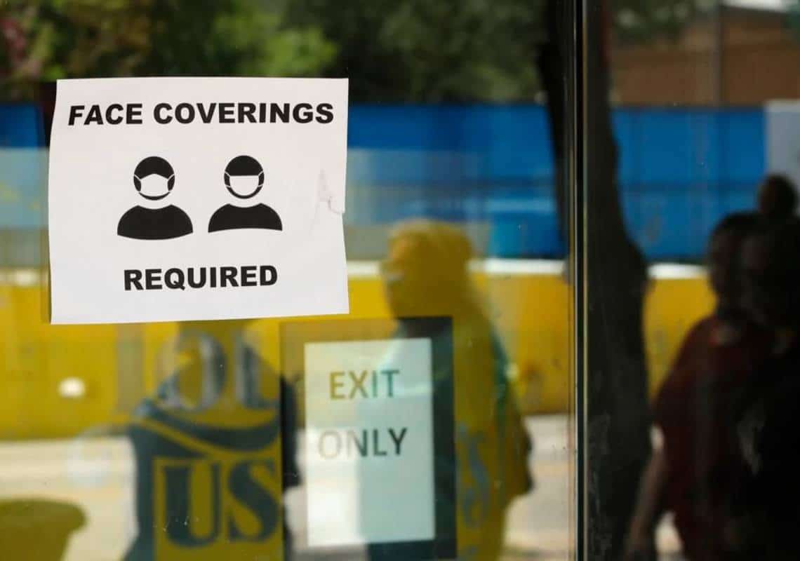 רמז לבאות? מחוז בקליפורניה החזיר את חובת המסכות בעסקים