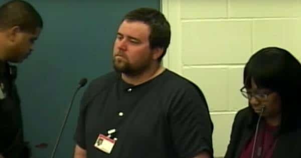 פלורידה: הקבלן נדקר למוות בידי חברו הקרוב בגלל תמיכתו בטראמפ 