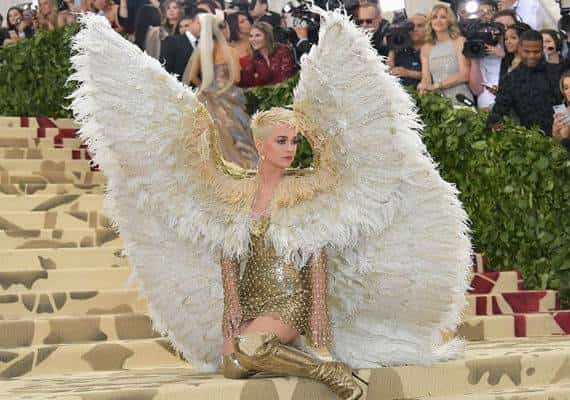 פספוסים: רכב האספנות משנות ה-30 של קייטי פרי לא הניע והיא פספסה את ה'מט גאלה', כמעט 