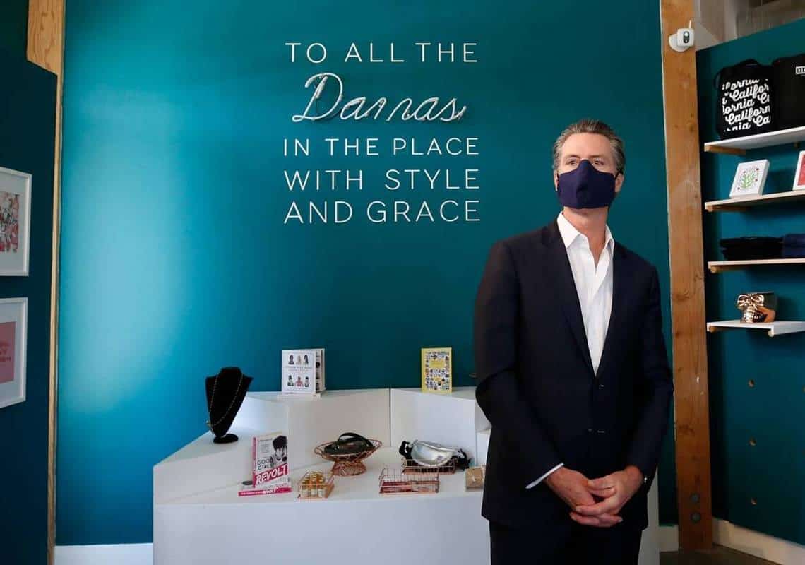 מושל קליפורניה חושף: זה המועד שבו נבטל את חובת חבישת המסכות