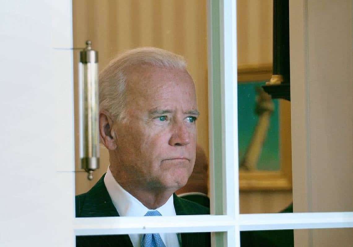 "בודד ומבולבל": כל 50 הסנאטורים הדמוקרטים נשאלו אם יתמכו בביידן ב-2024 - לא תאמינו כמה מעט השיבו 'כן'