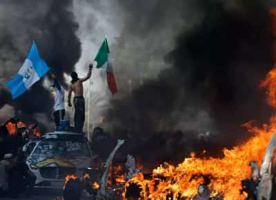 לילה של אנרכיה בלוס אנג'לס: ביזות, שריפות ו-210 עצורים ביום הרביעי למהומות