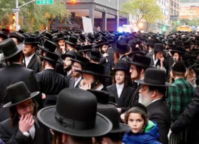 מתגייסים להפגין: אלפי חרדים מחו בניו יורק נגד גיוס בישראל – נעדיף למות כיהודים
