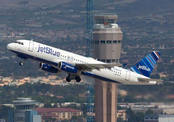 "סיכן את הציבור הרחב": זעם על נוסע שטס מניו יורק לפלורידה על אף שנדבק בקורונה