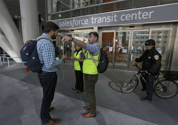 חודש וחצי אחר פתיחת התחנה המרכזית החדשה בסן פרנסיסקו, ליקוי בטיחותי גרם לסגירתה
