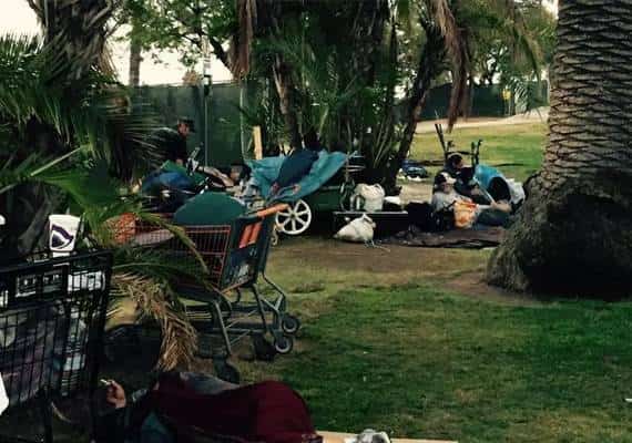 לוס אנג'לס: אלמוני תקף שני חסרי בית בשכונת מישן הילס