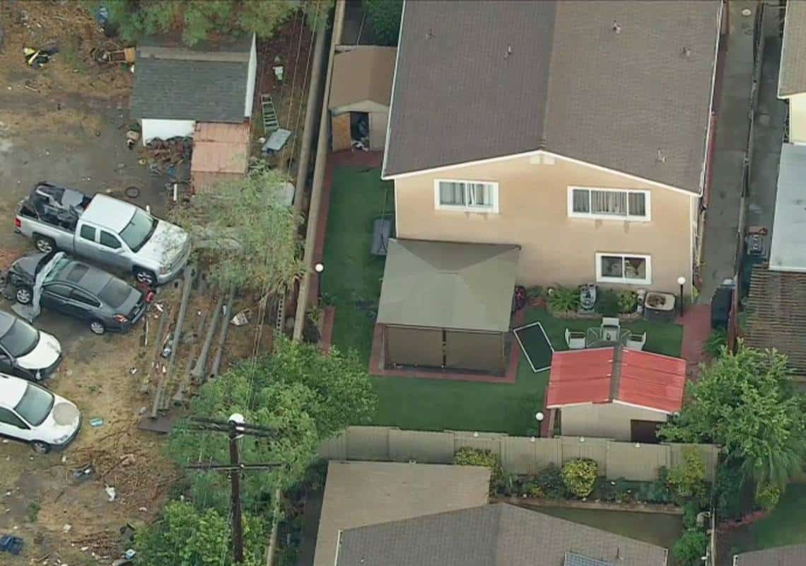 אסון בוואלי לוס אנג'לס: קו מתח גבוה קרס בסמוך לבית, אב ובתו התחשמלו למוות