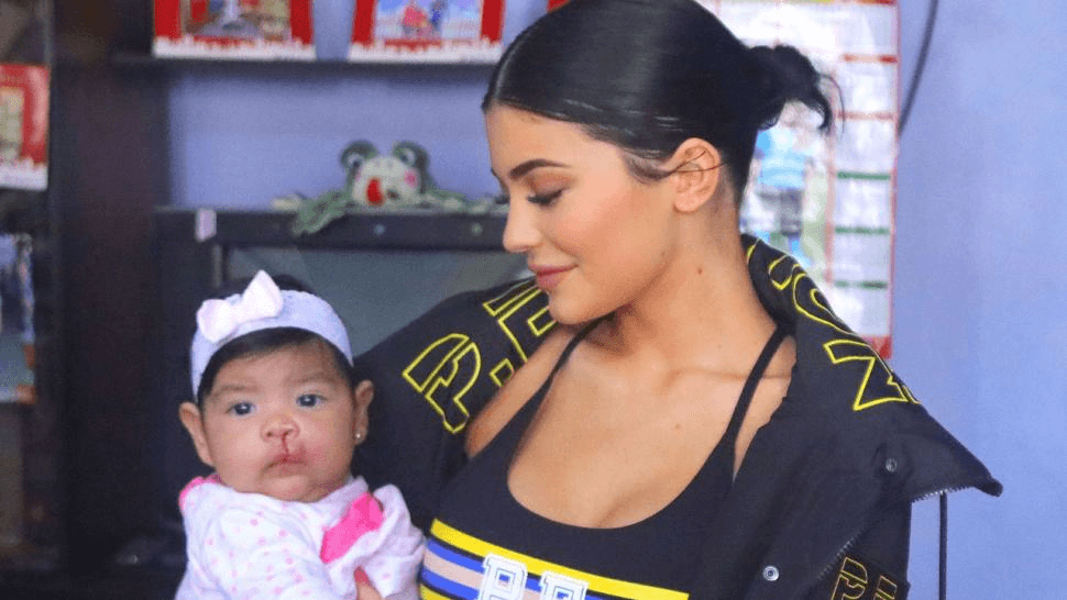 קיילי ג'נר מספרת על הגוף שלה לאחר לידת בתה החדשה