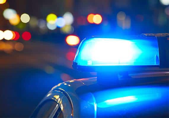 פלורידה: צעיר נעצר בחשד להתחזות לשוטר