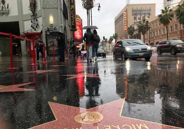 לקראת יממה סוערת בלוס אנג'לס: גשם וסופת ברקים יכו בעיר, חשש מהצפות בכבישים