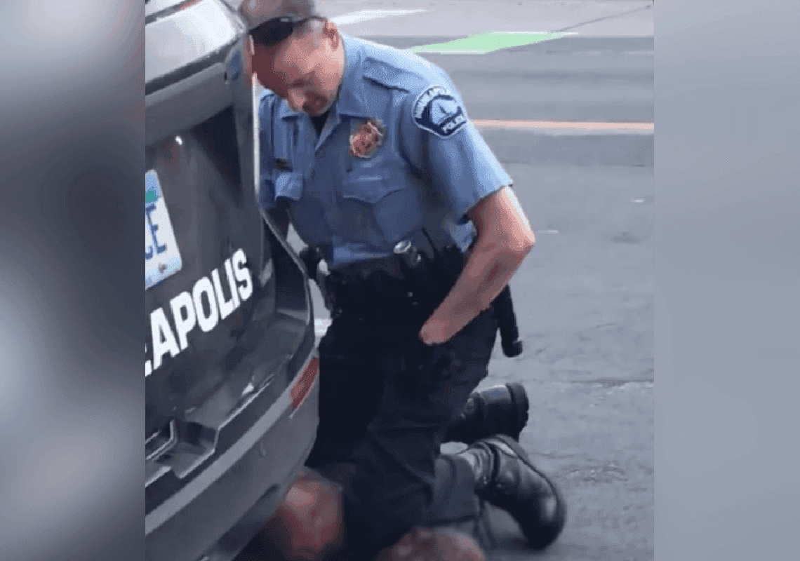 דרק שוביין נדקר 22 פעמים ב'בלאק פריידי' – במחווה סמלית ל-BLM 