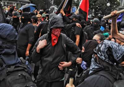 טראמפ יכריז על תנועת שמאל רדיקלי כארגון טרור: "אסון שמאלני, חולני ומסוכן"