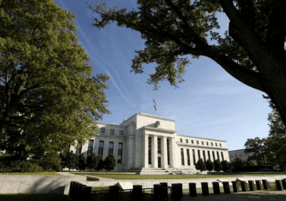 בעקבות הקושי בהעסקת עובדים, חברות מקבלות עובדים חדשים למשרות שלא קיימות