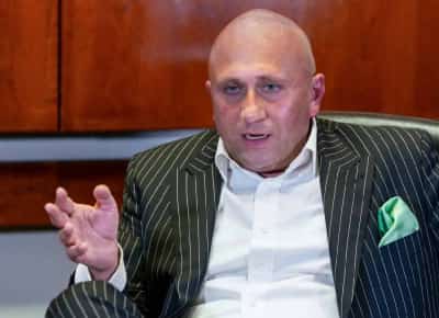 מרשימת המבוקשים של ה-אפ.בי.איי לקונגרס: אני עבריין מורשע וגאה בזה