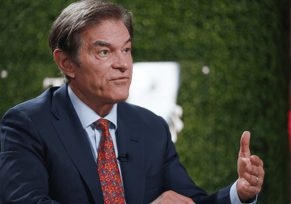 טראמפ מכניס את איש הטלוויזיה ד"ר אוז לממשל שלו: "מערכת הבריאות שלנו שבורה"