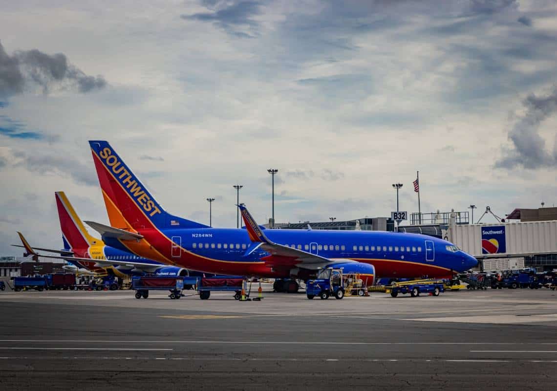 ענקית הלואו קוסט מיישרת קו: עשרות אלפי עובדים יחויבו להתחסן