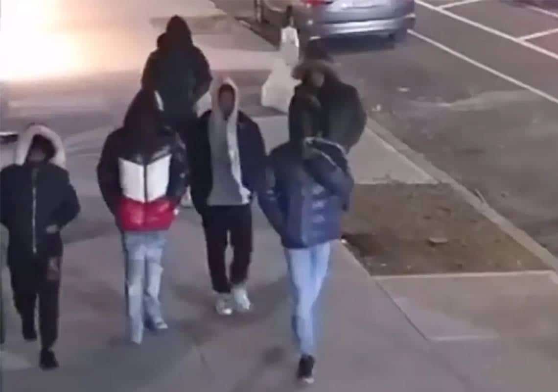 אימה ברחובות ניו יורק: גבר חרדי הותקף באלימות ע"י 6 צעירים