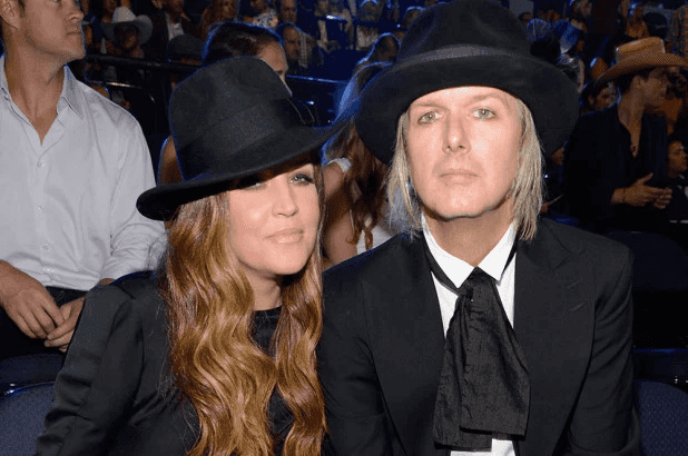 מה אבא היה אומר? ליסה מארי פרסלי נלחמת בבית משפט על הילדות שלה עם הגרוש