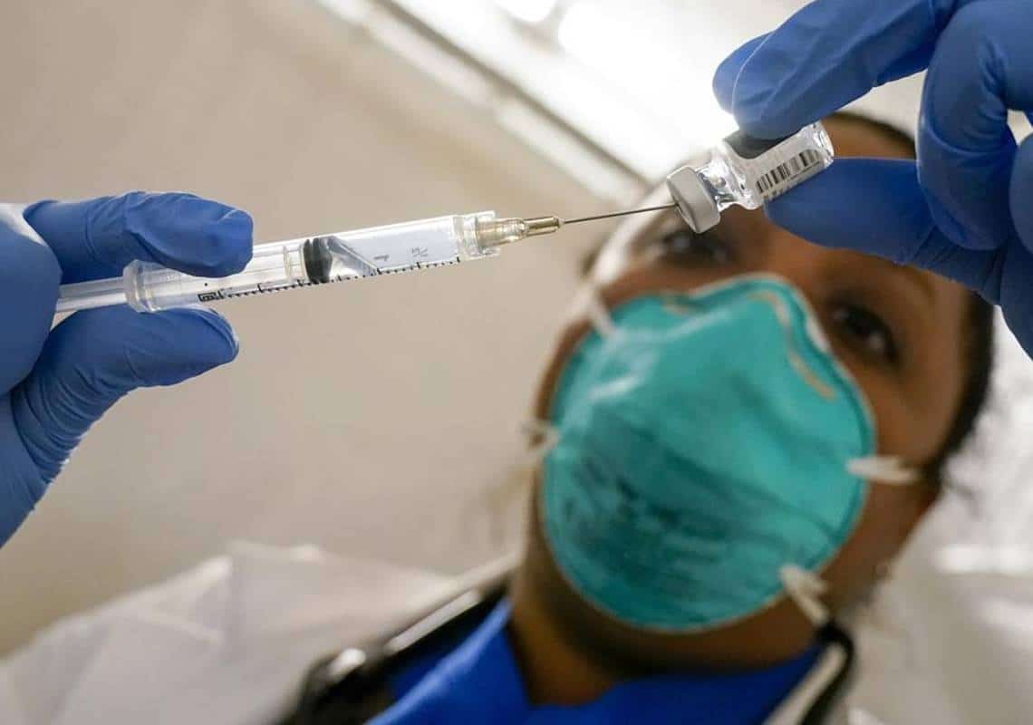 דרמה בוושינגטון: ועדת ה-FDA החליטה שלא לאשר מנת חיסון שלישית לכלל תושבי ארה"ב