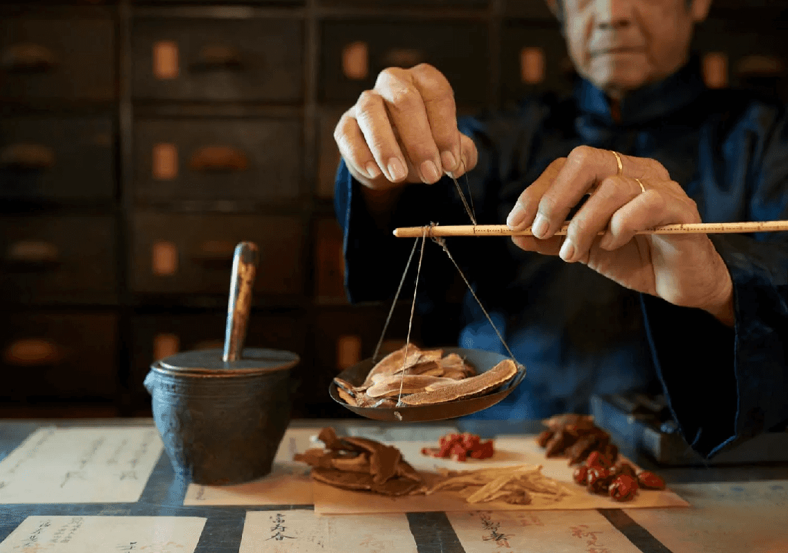 שלישיית הפלא מהרפואה הסינית: הצמחים שמאזנים, מקלים ומרפאים