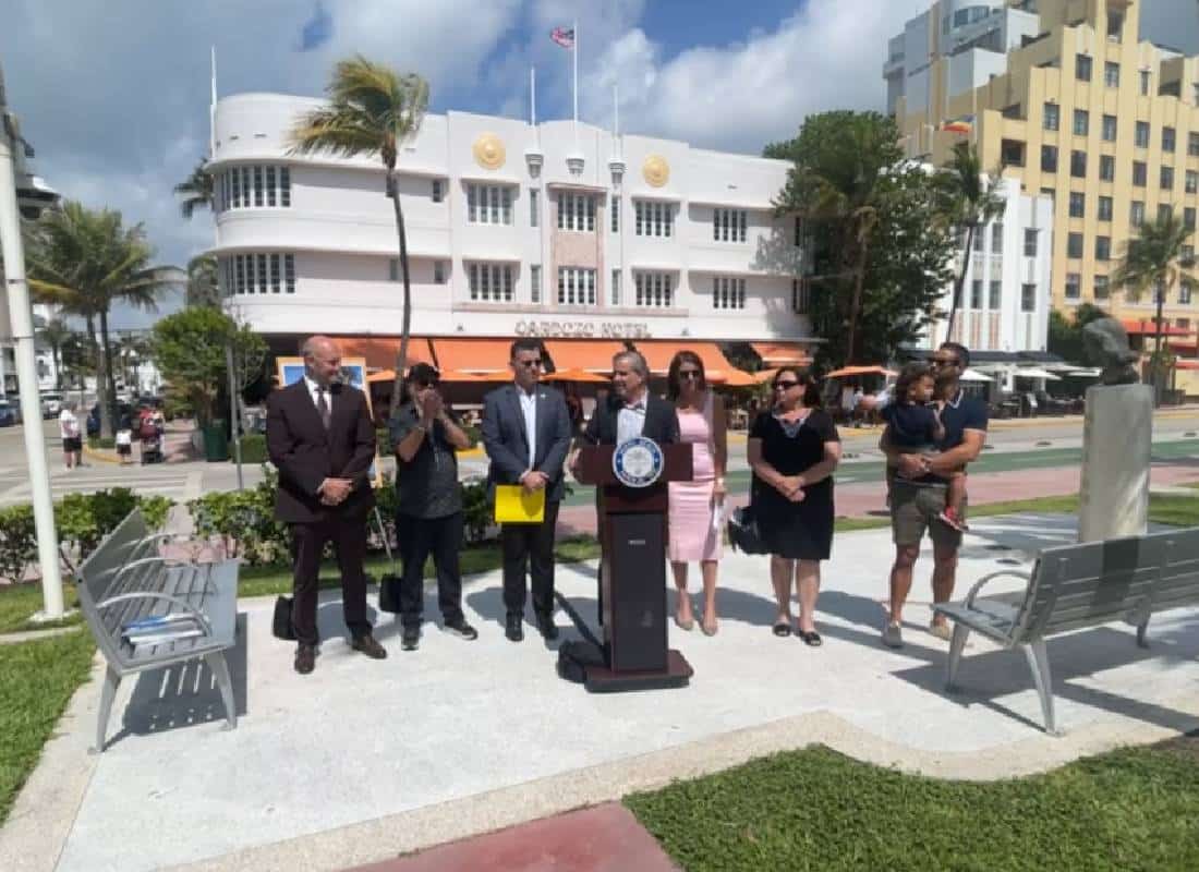 החוק שיהרוס את מיאמי ביץ': פקידי העיר מזהירים מפני דחפורים שיסלקו מבני ארט דקו היסטוריים