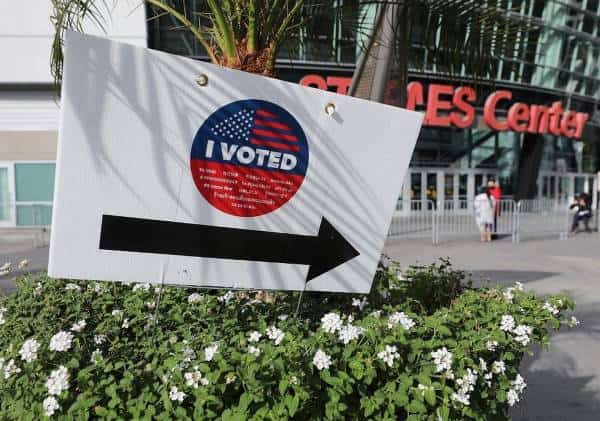 73 מיליון אמריקאים כבר הצביעו: הפתעה גדולה התגלתה באחד הנתונים המשמעותיים - האם תכריע את גורל הבחירות?