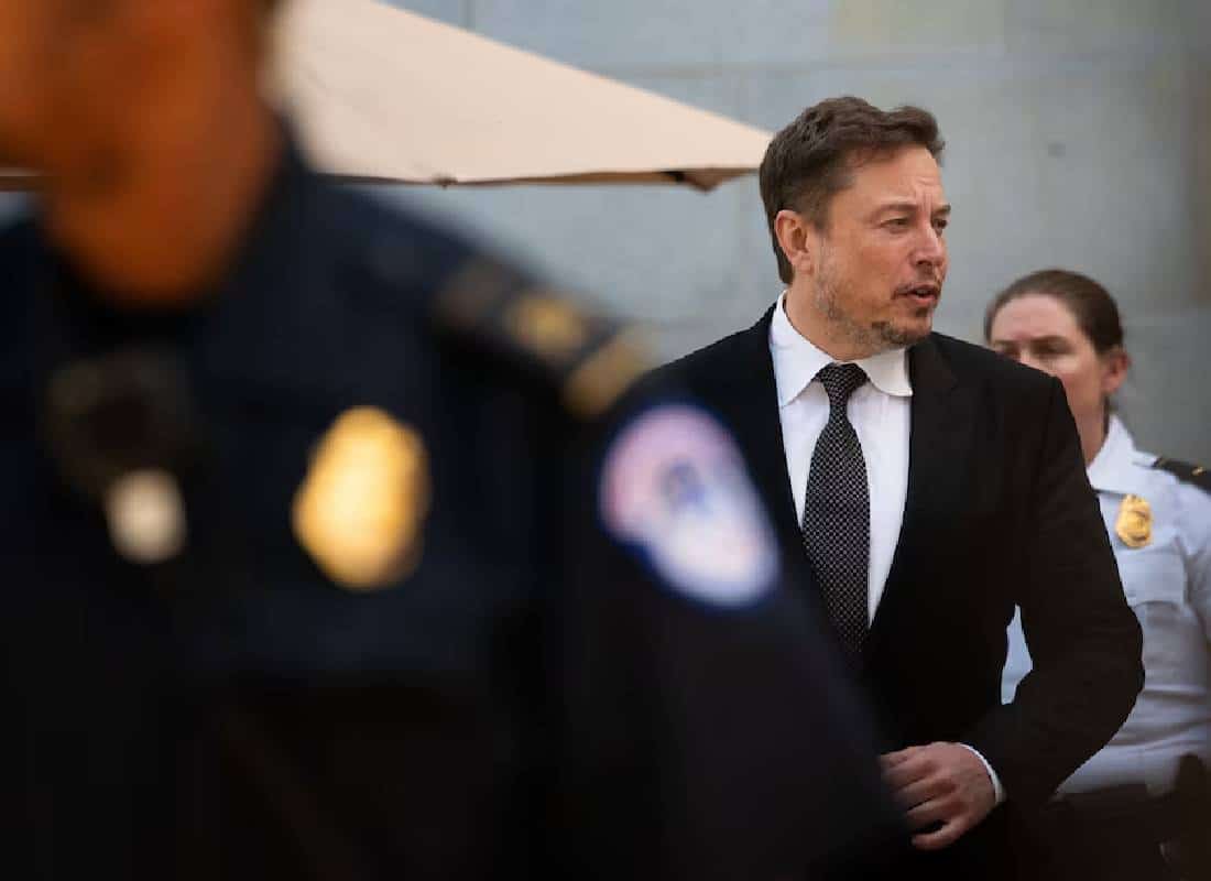 תביעה נגד "ועדת החיסכון" של אילון מאסק הוגשה דקות אחרי השבעת טראמפ