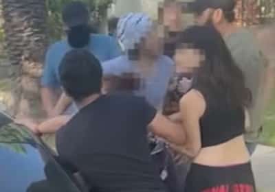 תיעוד מעצר אלים של אמא מפסדינה מצית סערה ברחבי קליפורניה