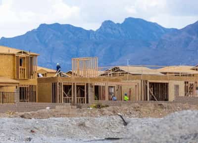 משבר הדיור בלאס וגאס: מחירים שוברים שיאים בעוד הקונים נמלטים מהשוק