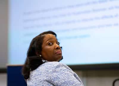 חסר תקדים: טראמפ פיטר את נגידת הפד – לראשונה זה יותר ממאה שנים