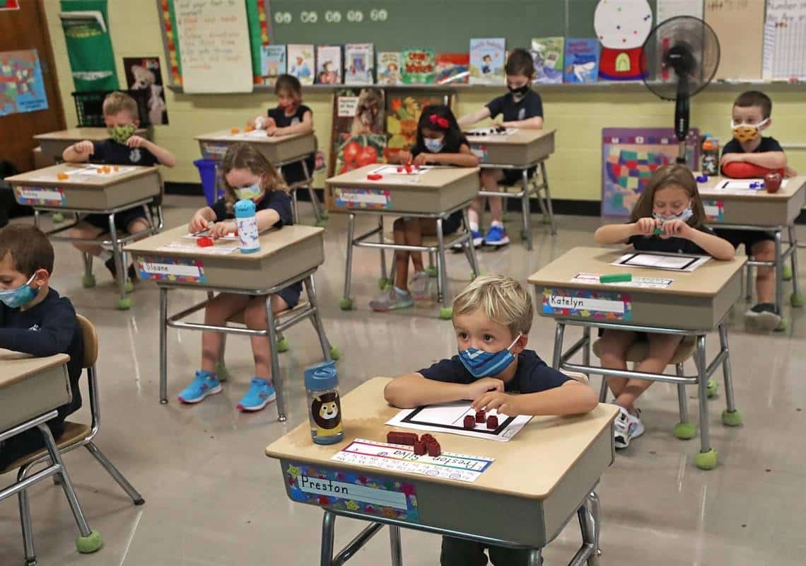 סקר חושף: מרבית ההורים בלוס אנג'לס חוששים לשלוח את ילדיהם לבתי הספר