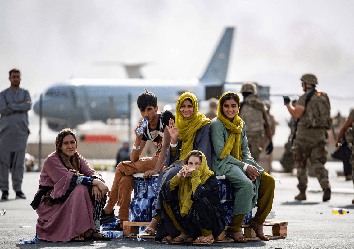 שישה חודשים לנסיגה מאפגניסטן: המדינה בטוחה יותר, ענייה יותר – ופחות מושחתת