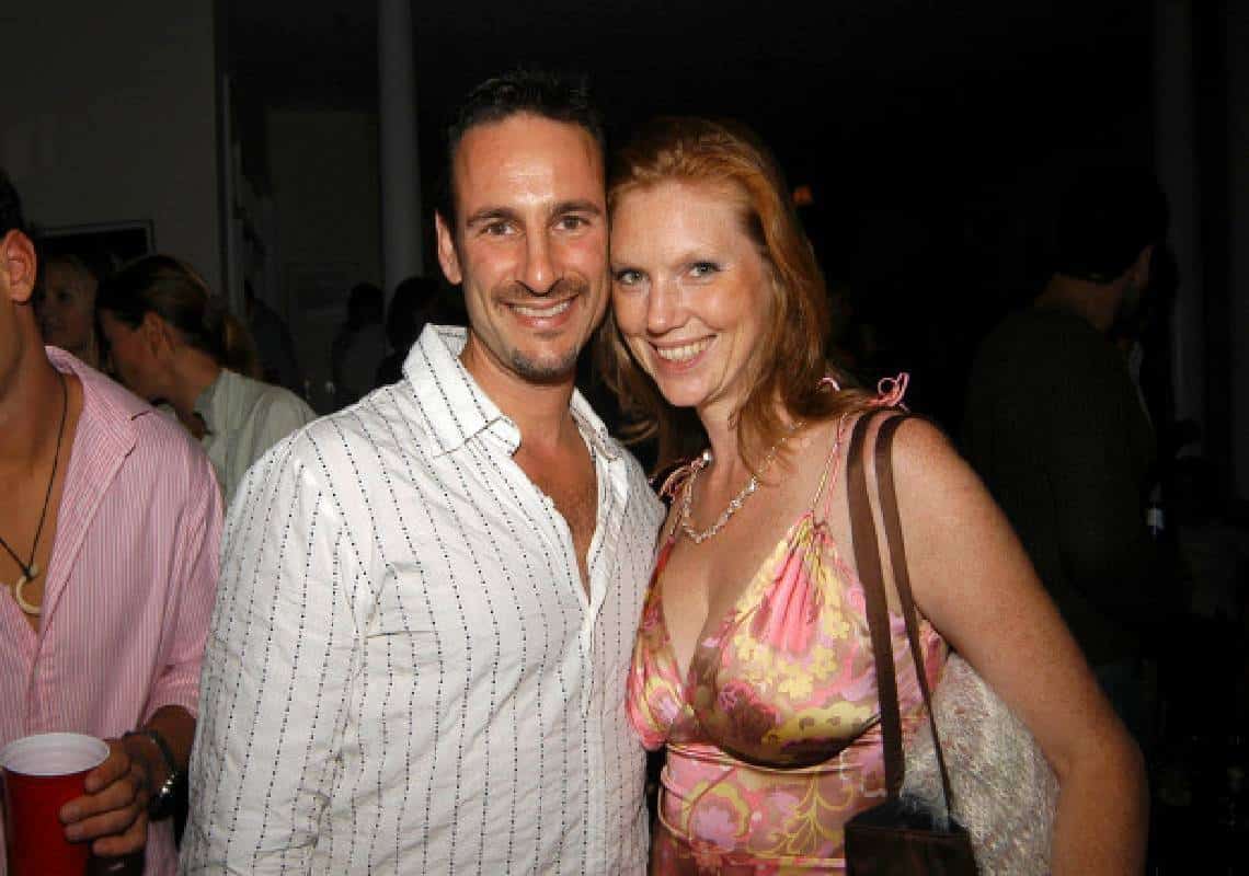 אשת החברה העשירה חגגה יום-הולדת עם משפחה וחברים בפריס, אחר כך היא צללה בתעלת האשפה בניו-יורק או שמא נרצחה?