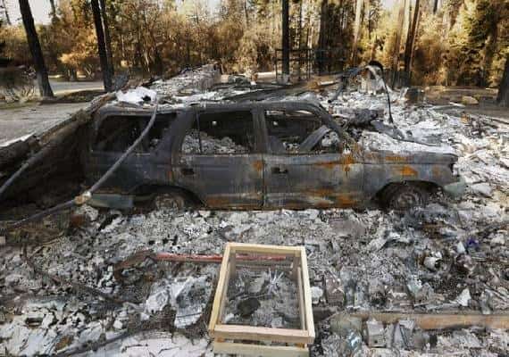 צריך לפנות מיליוני טונות אשפה שרופה מדליקת הענק קאמפ - אבל איש לא רוצה לקחת אותה