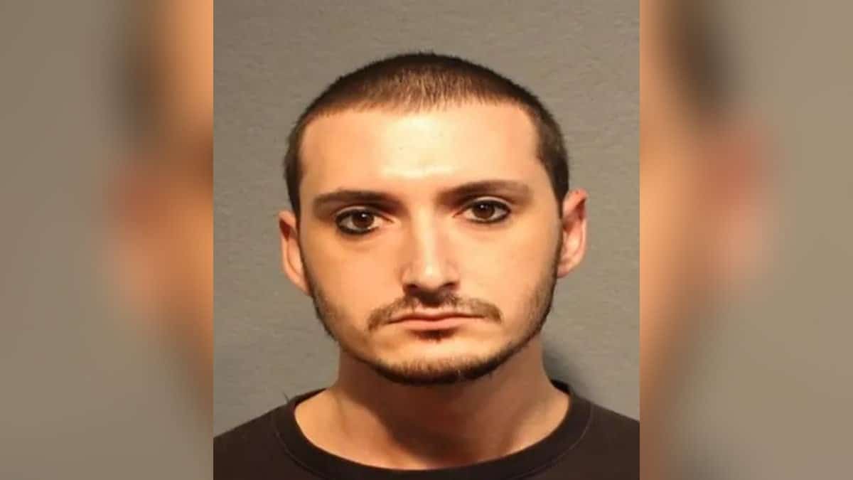 ‏שרת בית ספר המואשם בפשעים מגעילים בקפיטריה עומד בפני אישומים חדשים ומחרידים‏