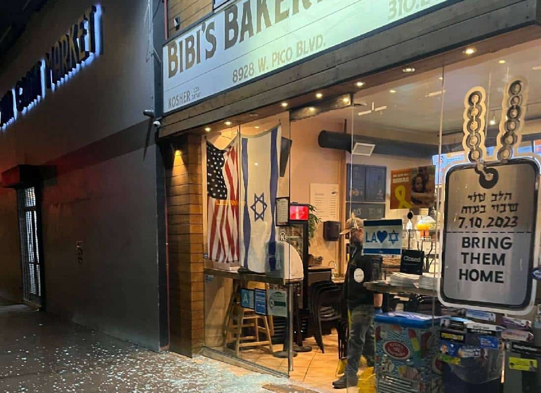 שוד לילי במאפיית ביבי בייקרי בלוס אנג'לס: פורצים פרצו למאפייה הכשרה וגנבו את קופת הטיפים