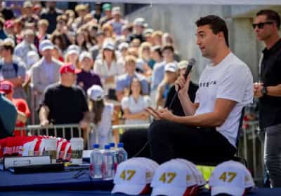 ההתנקשות בצ'ארלי קירק: רובה הצלפים אותר, החשוד תועד ונראה בגילאי סטודנטים