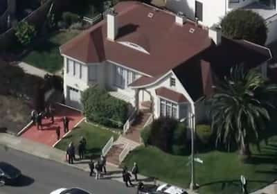 משטרת סן פרנסיסקו חוקרת: משפחה שלמה נמצאה ללא רוח חיים בבית יוקרתי בשווי שני מיליון דולר