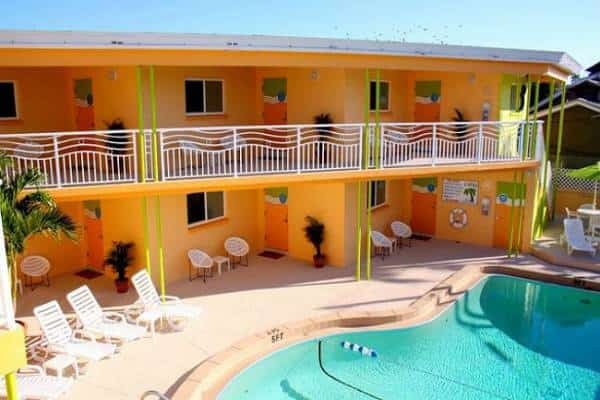 העיקר שיש בחוץ שלט ניאון שמהבהב למרחקים: לא תאמינו אבל המוטלים החליטו לעשות קאמבק